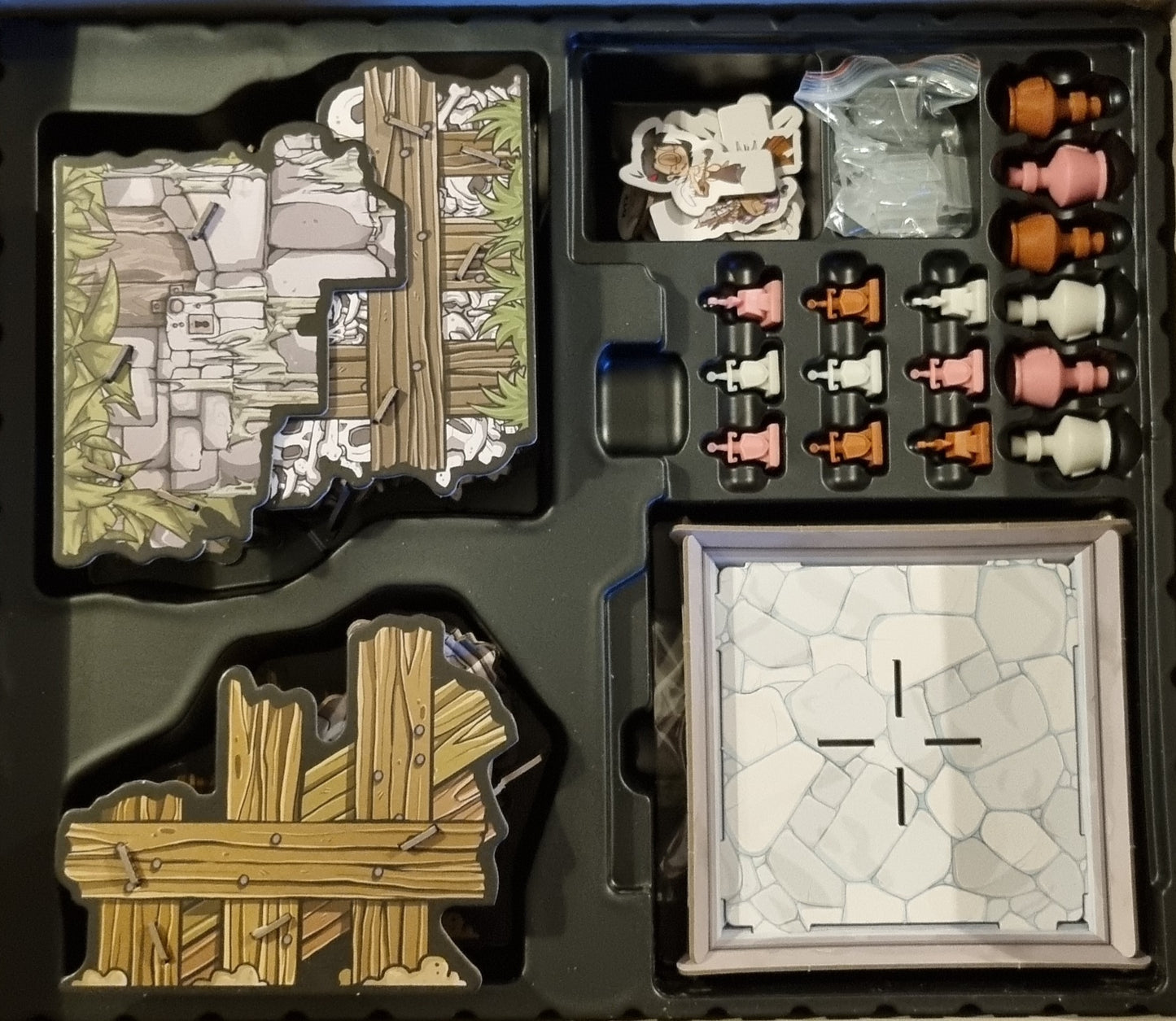 D6: Dungeons, Dudes, Dames, Danger, Dice and Dragons! + Udvidelse